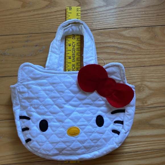 Y2K Quilted Hello Kitty Purse with Pocket on Back - Picture 5 of 6